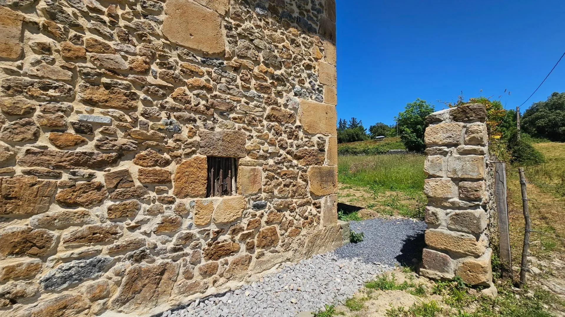 Exterior photo 7