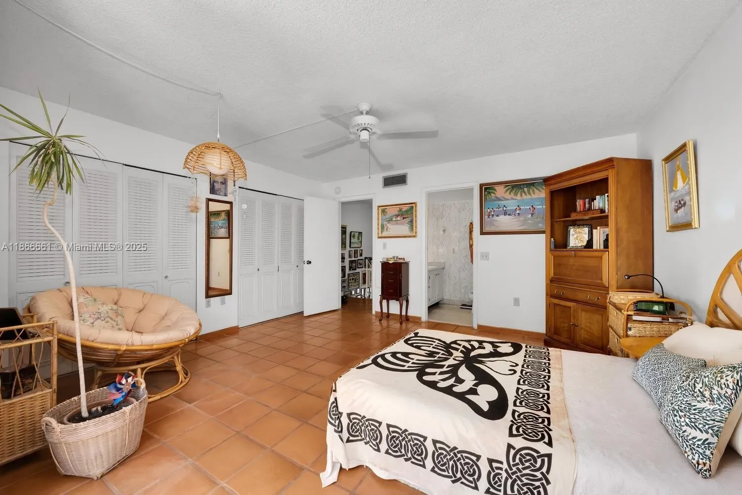 265 Grapetree Dr 110, Key Biscayne, Florida, United States. - Photo 14