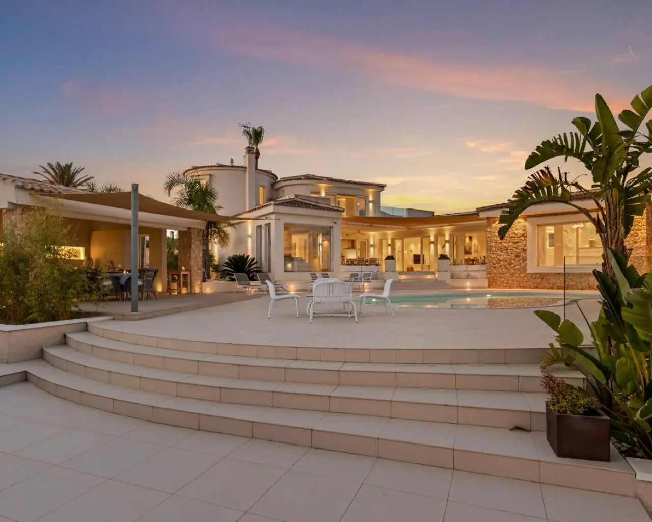 Exterior photo 7