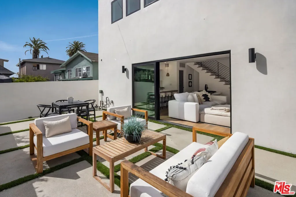 2005 Bellevue Avenue, Los Angeles, California, United States. - Photo 28