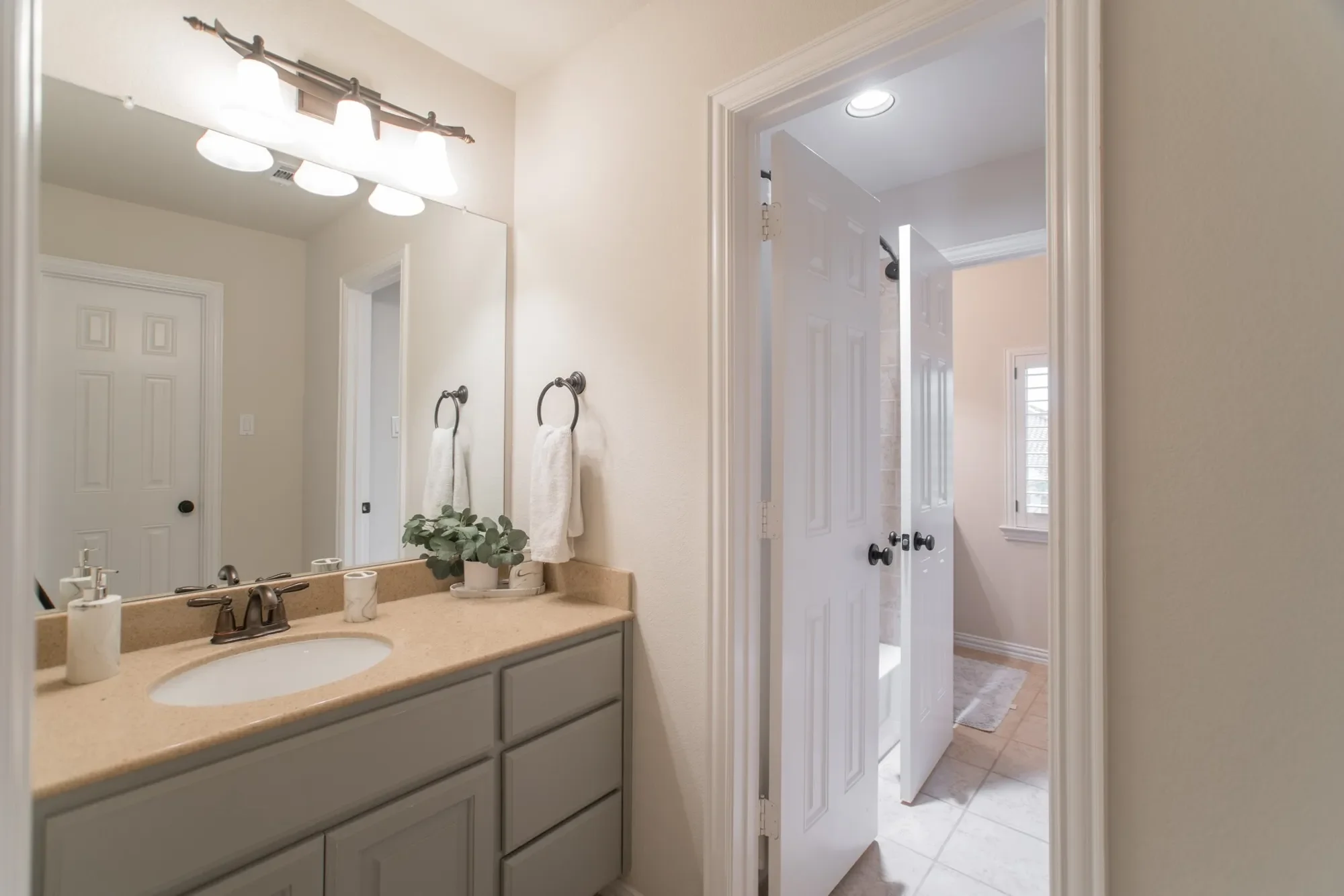 46 S Shasta Bend Circle, The Woodlands, TX 77389, The Woodlands, Texas, United States. - Photo 23