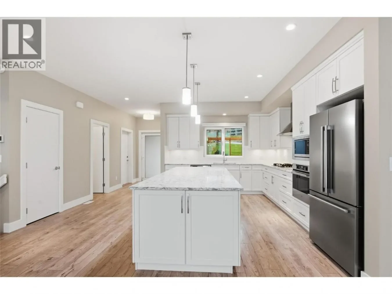 127 Ridge Park, Penticton, British Columbia, Canada. - Photo 10