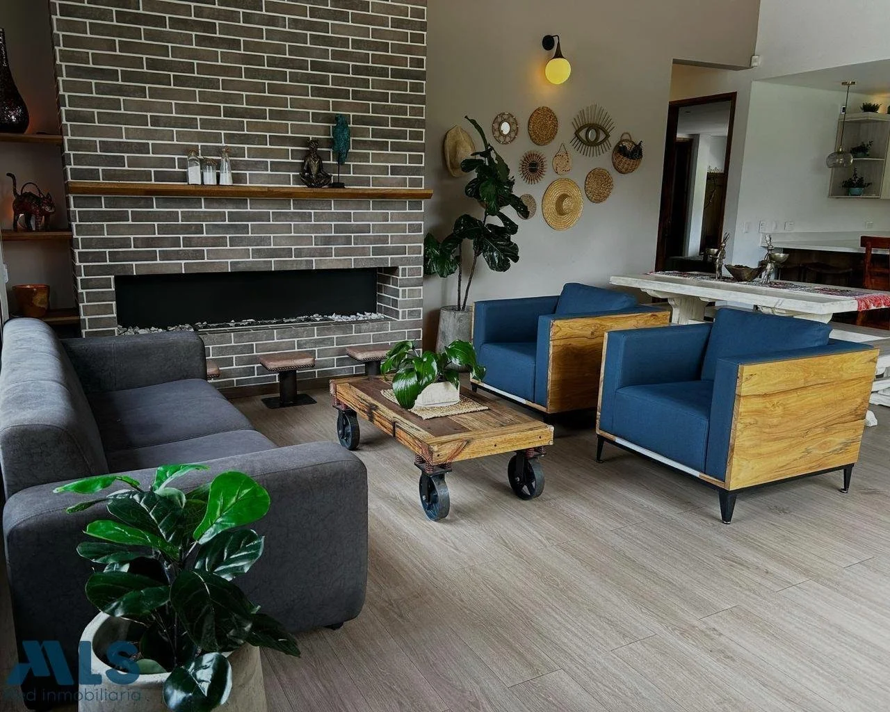 Gallery photo 1