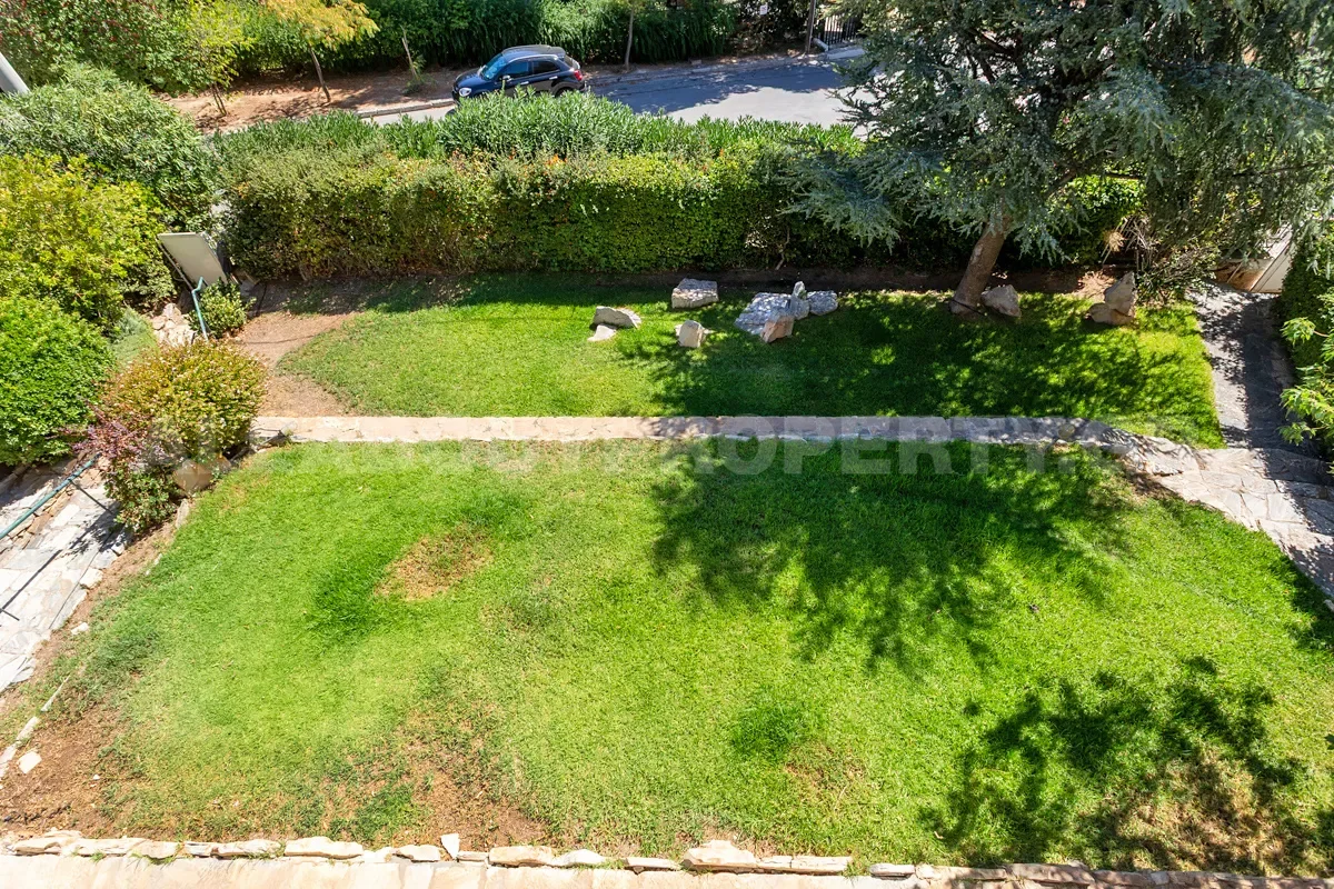 Exterior photo 5