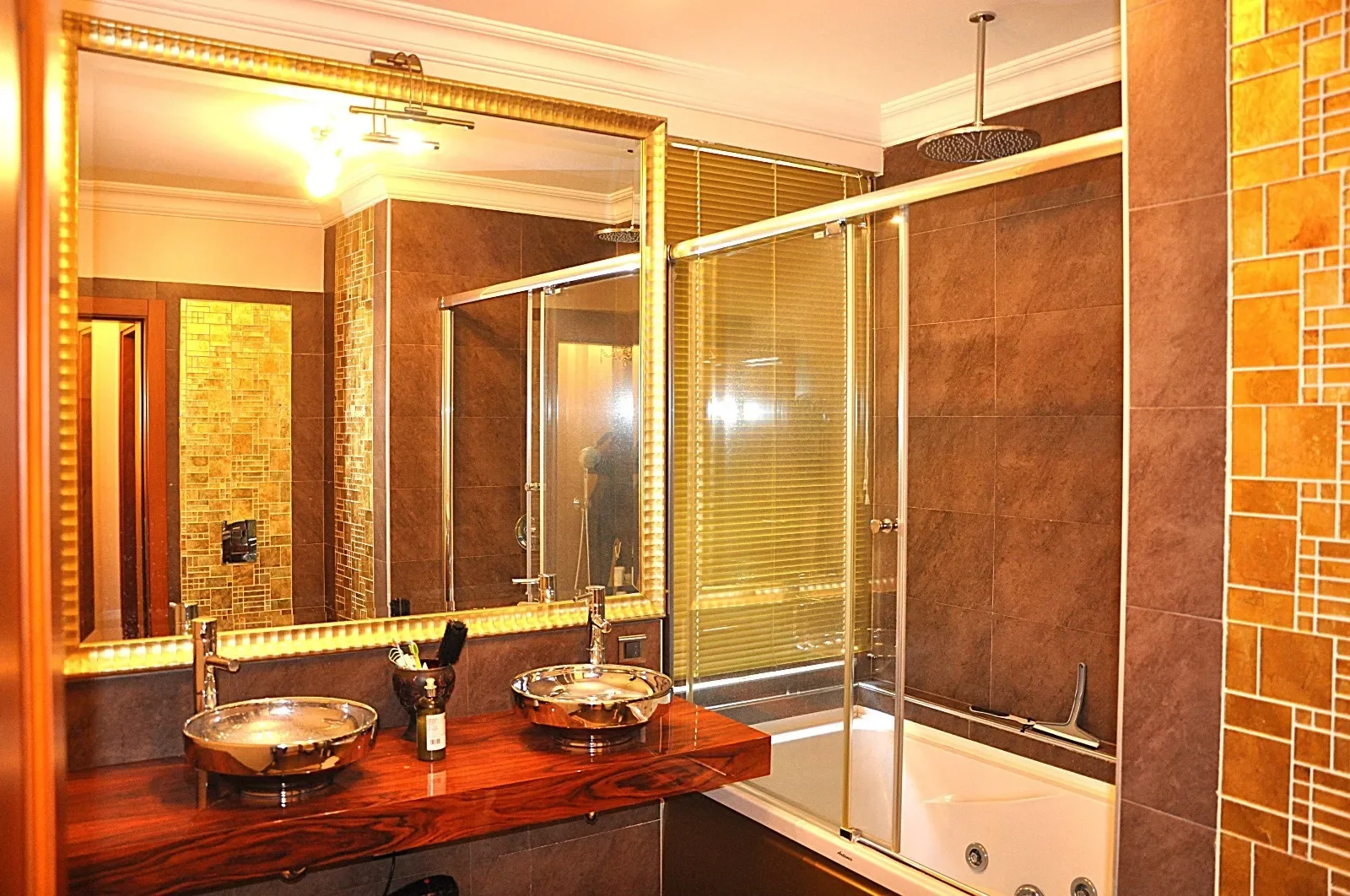 Gallery photo 10