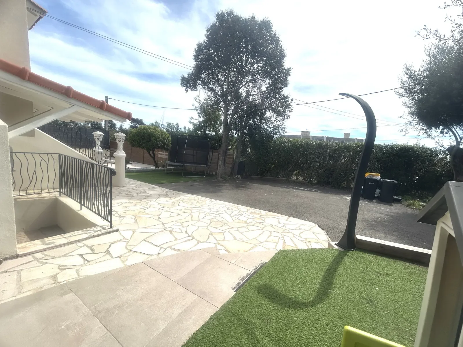Exterior photo 11