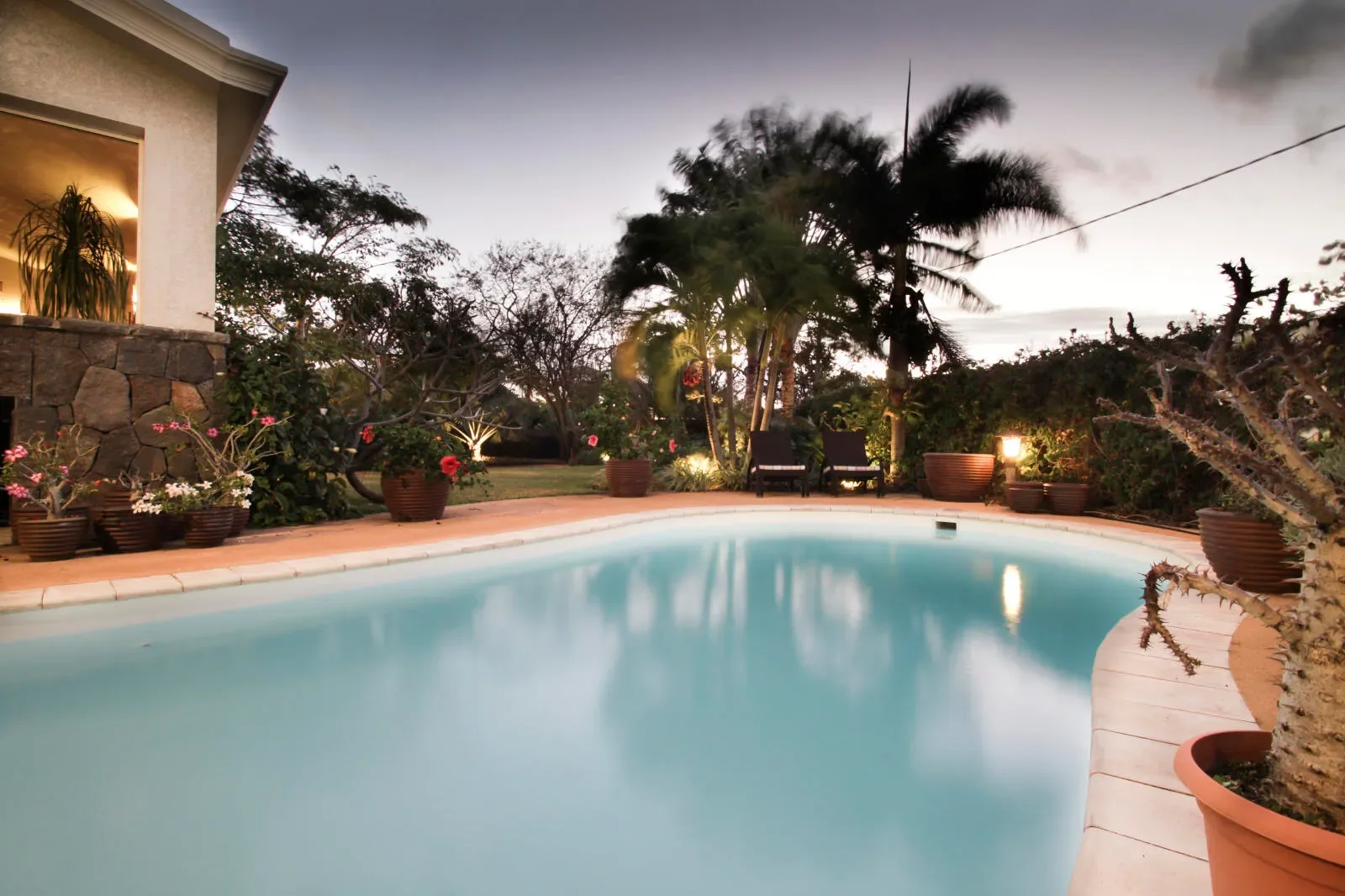 Exterior photo 5