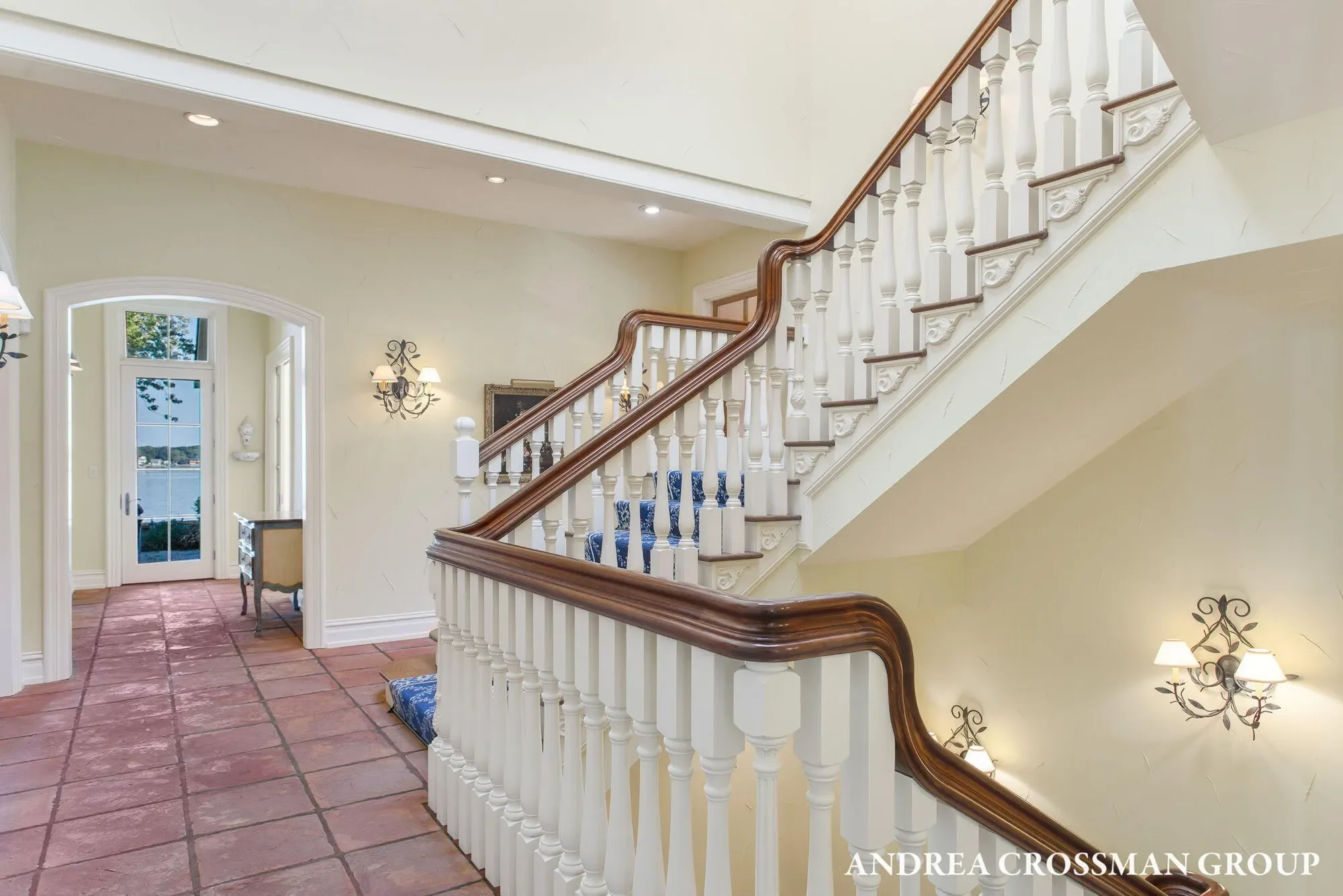 1933 South Shore Drive, Holland, MI 49423, Holland, Michigan, United States. - Photo 35