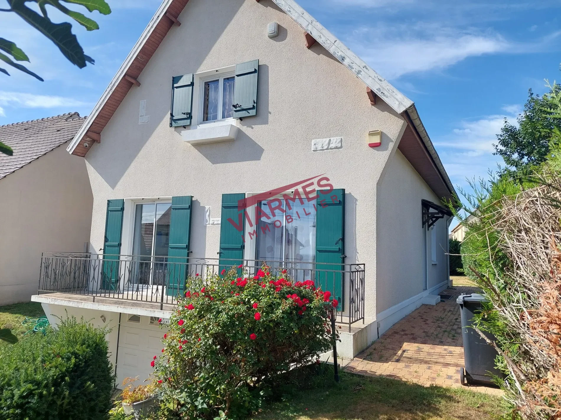Exterior photo 6