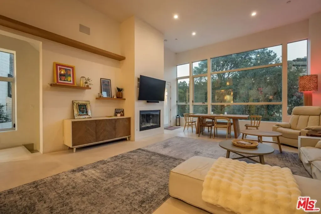 2407 San Marco Drive, Los Angeles, California, United States. - Photo 34