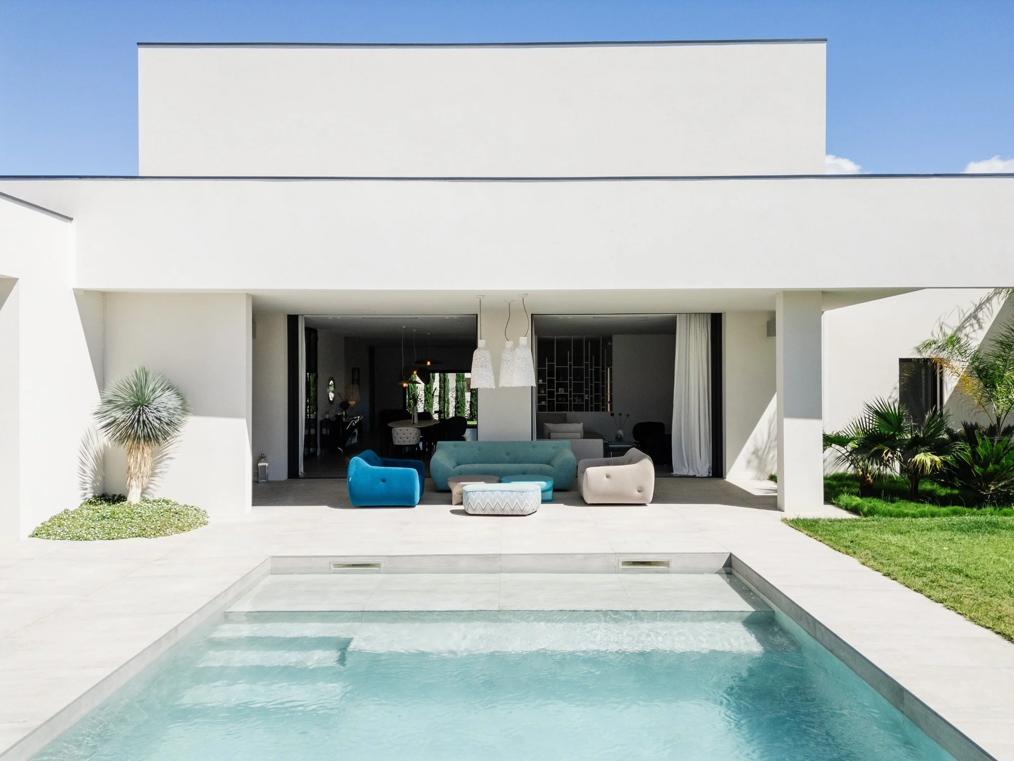 Exterior photo 3