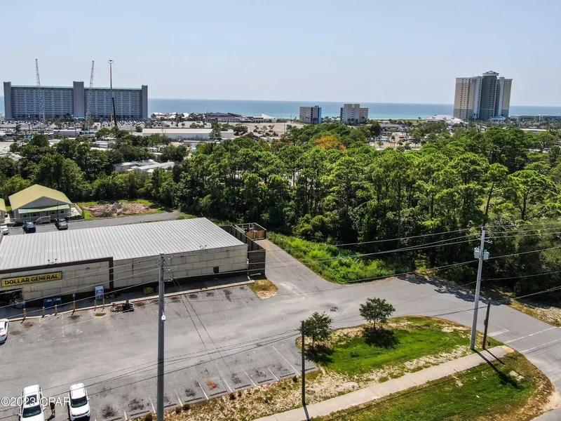 9129 N Lagoon Drive, Panama City Beach, Florida, United States. - Photo 11