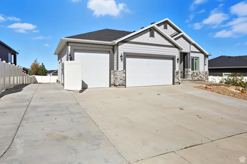 7566 W BOX LEAF CIR, Herriman, Utah, United States. - Photo 54