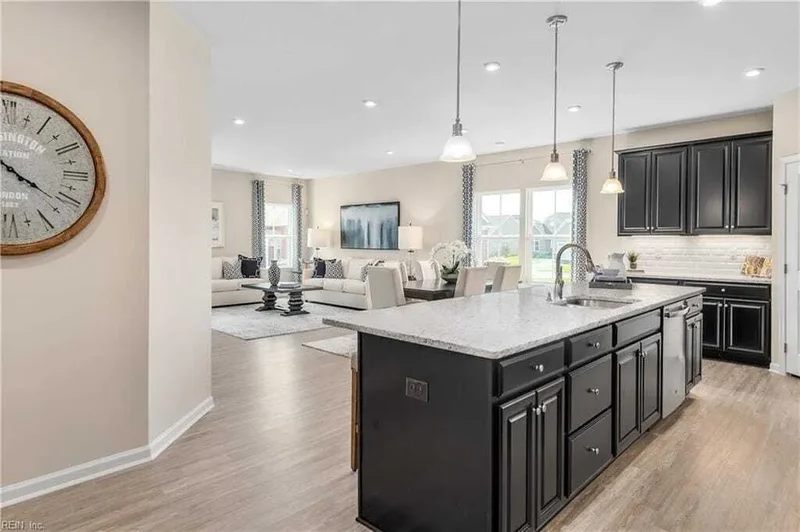SingleFamily for sale in Williamsburg