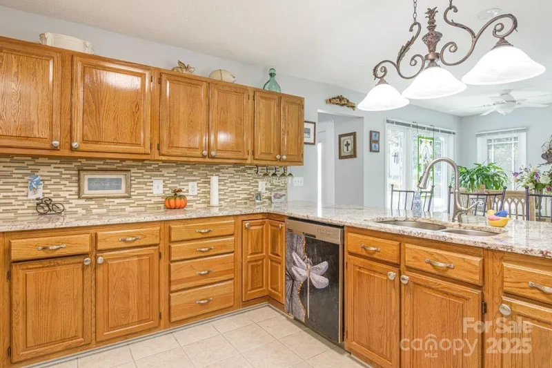 231 Kimberly Ann Drive, Hendersonville, NC 28792, Hendersonville, North Carolina, United States. - Photo 8