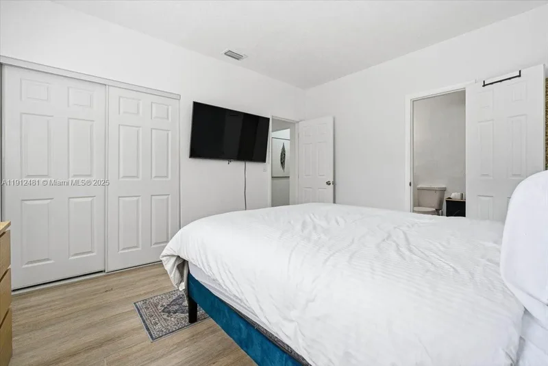10845 Peachtree Dr, Miami, Florida, United States. - Photo 32