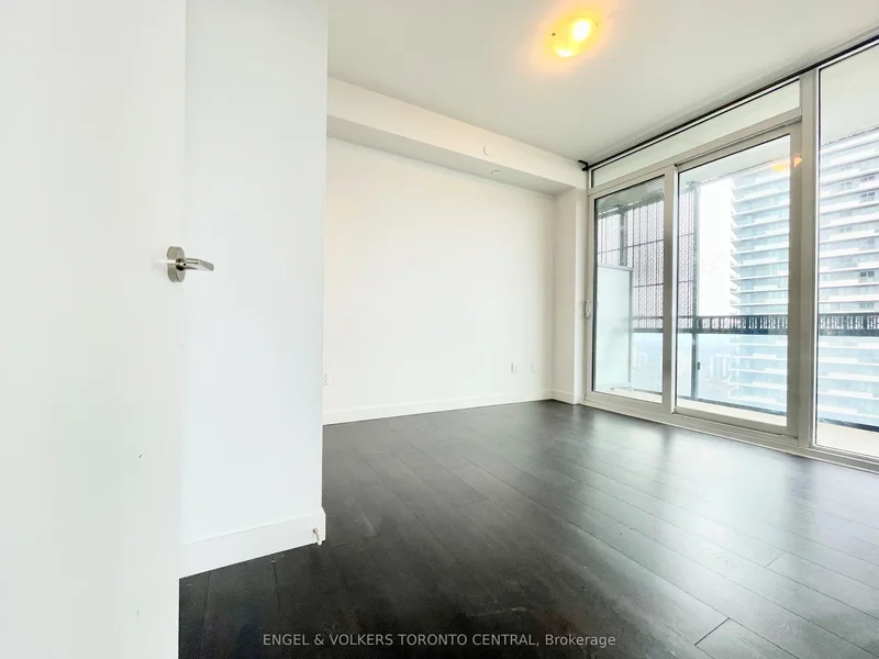 8 Eglinton Avenue E 3002, Toronto, Ontario, Canada. - Photo 13