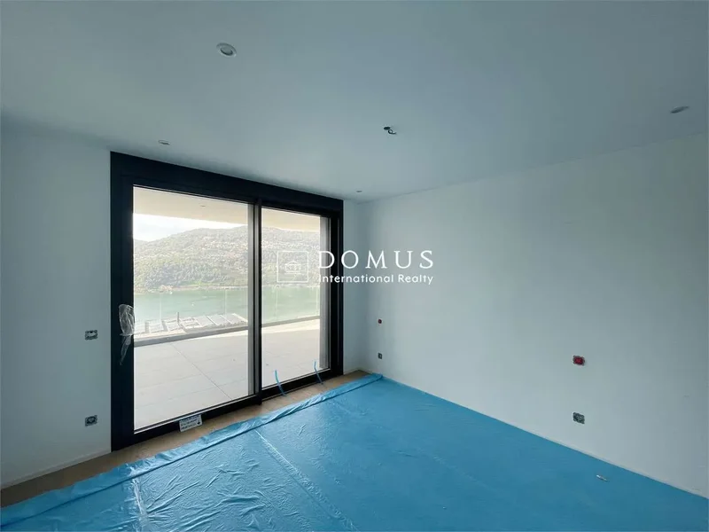 Spacious two bedroom lake view