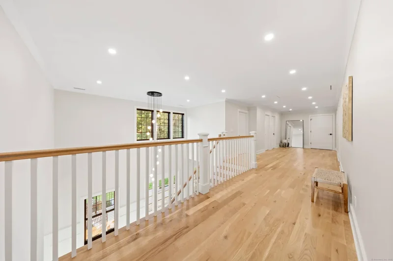 31 Gray Farms Rd, Stamford, Connecticut, United States. - Photo 21