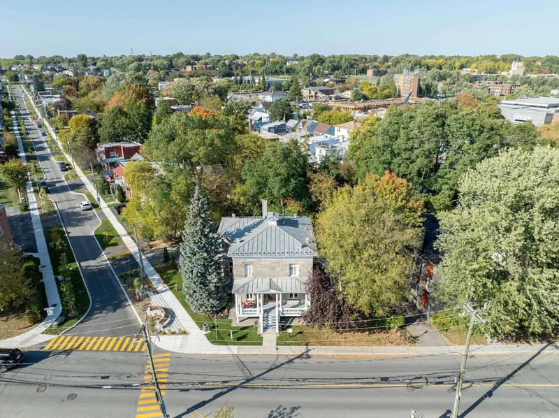 20 Rue St-Charles, Montréal, Quebec, Canada. - Photo 20