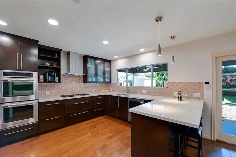 5406 Hazeltine Avenue, Los Angeles, California, United States. - Photo 8
