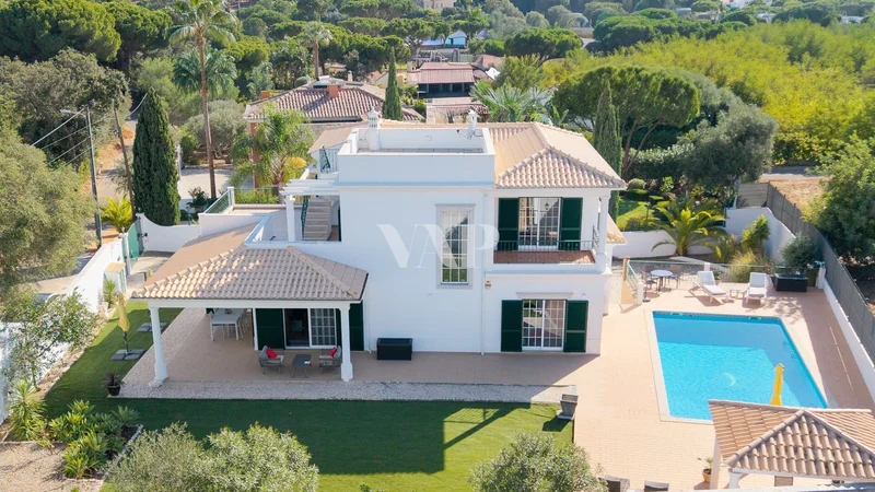 4 Bedroom Villa with Pool in Vilamoura