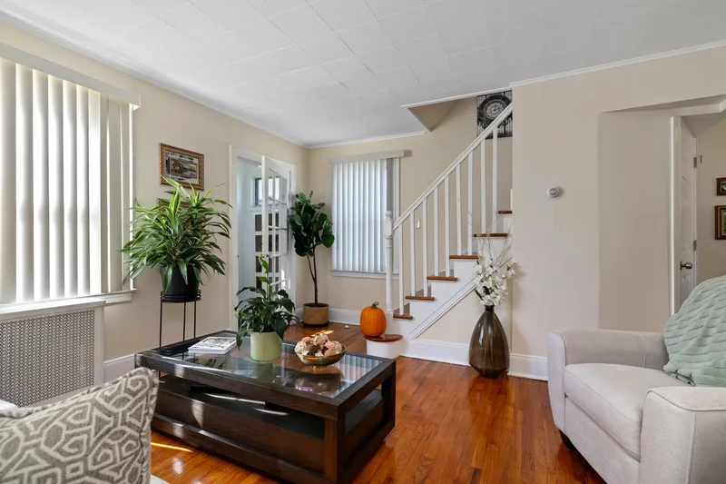 19 Teneyck Ave, Valley Stream, NY 11580, Valley Stream, New York, United States. - Photo 21
