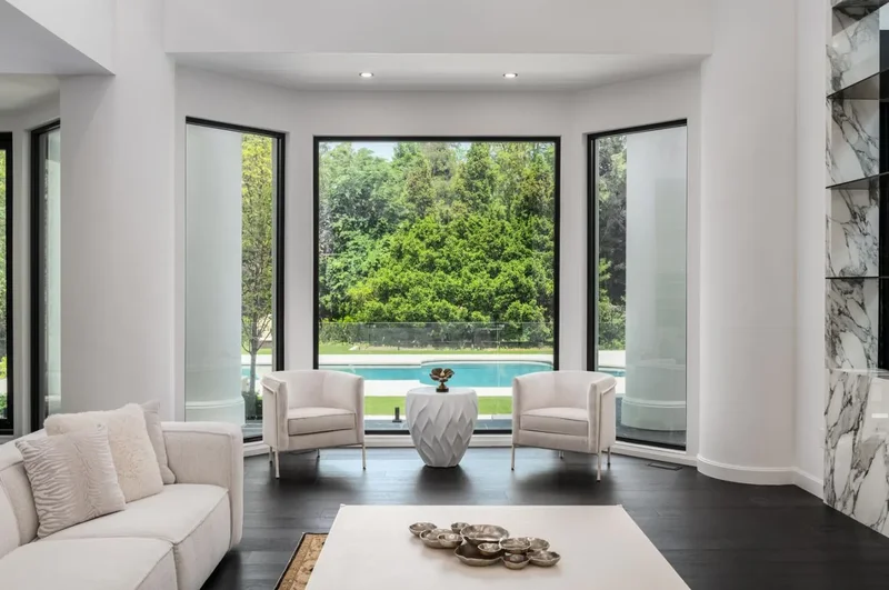 45 Park Lane Circle, Toronto, Ontario, Canada. - Photo 17