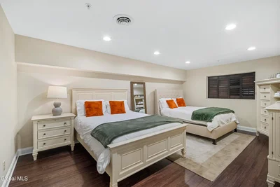 Thumbnail 25