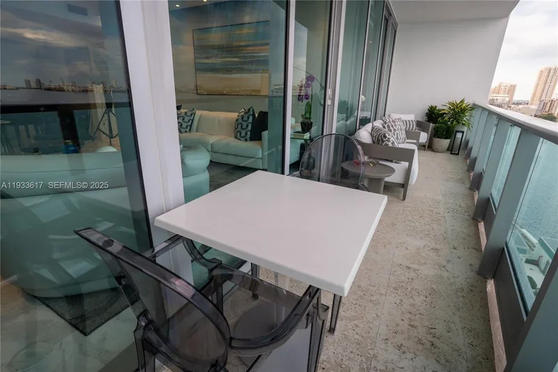 1331 Brickell Bay Dr 1609, Miami, FL, 33131, USA, Miami, Florida, United States. - Photo 25