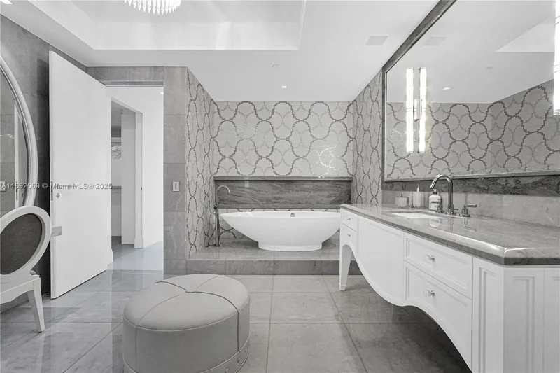 9701 Collins Ave, Bal Harbour, Florida, United States. - Photo 34