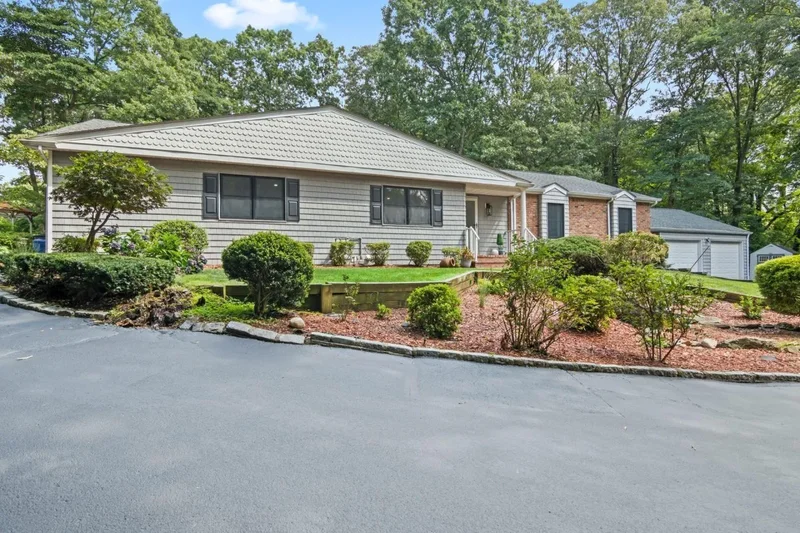79 Brookhill Lane, Huntington, NY, 11743, USA, Halesite, New York, United States. - Photo 25