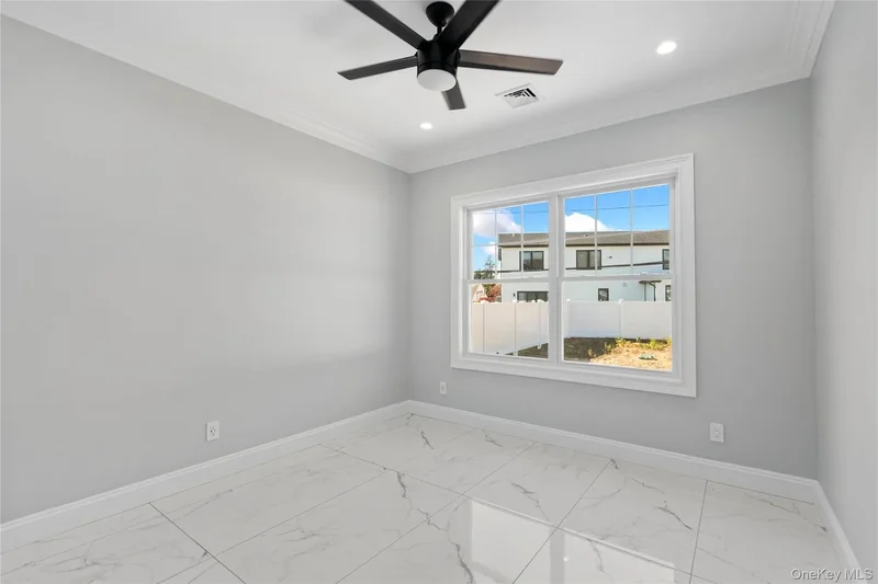 30 Virginia Road, Syosset, New York, United States. - Photo 13