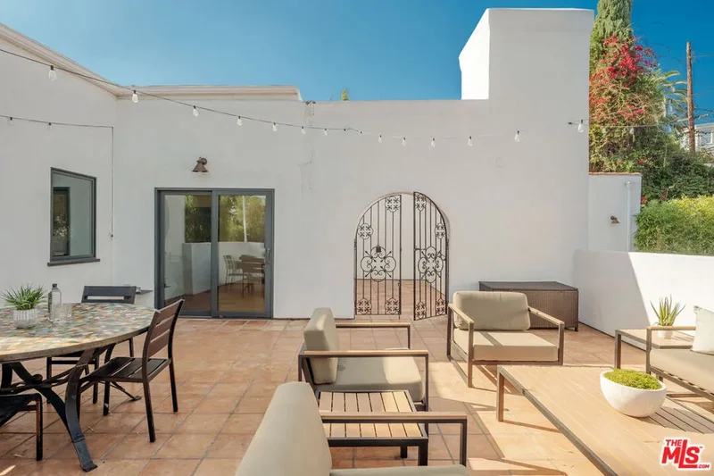 6216 Primrose Avenue, Los Angeles, California, United States. - Photo 31