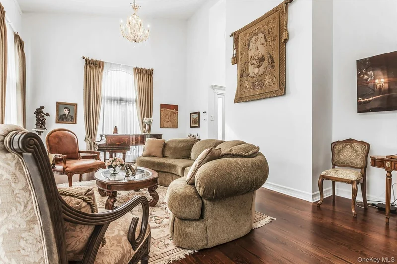 52 Hyde Court, Manhasset, NY 11030, Manhasset, New York, United States. - Photo 7