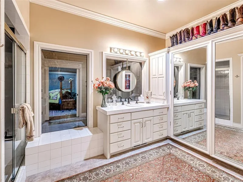 650 E Oak Place, Edmond, OK 73025, Edmond, Oklahoma, United States. - Photo 43