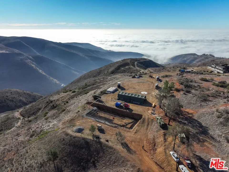 9950 COTHARIN Road, Malibu, California, United States. - Photo 12