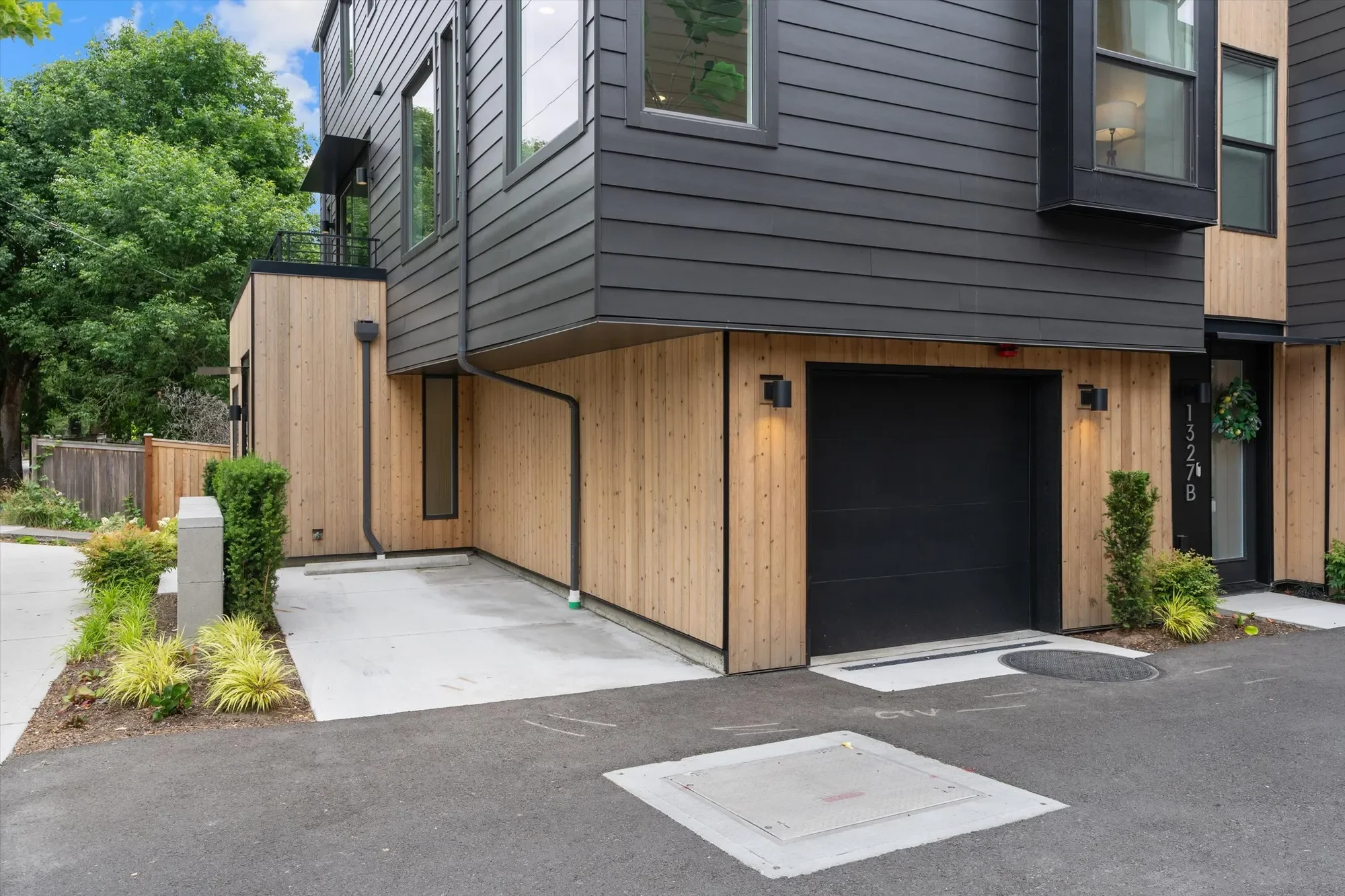 1327 N 185th St Unit #A , Shoreline, WA 98133, Seattle, Washington, United States. - Photo 31