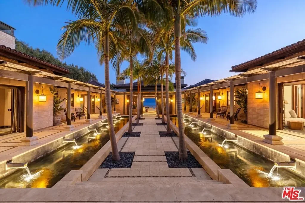 24834 Pacific Coast Highway, Malibu, California, United States. - Photo 22
