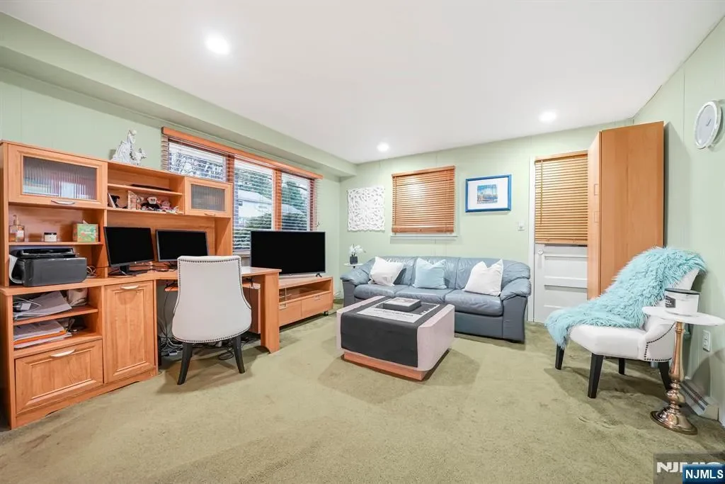 12 Clinton Lane, Wayne, NJ 07470, Wayne, New Jersey, United States. - Photo 5