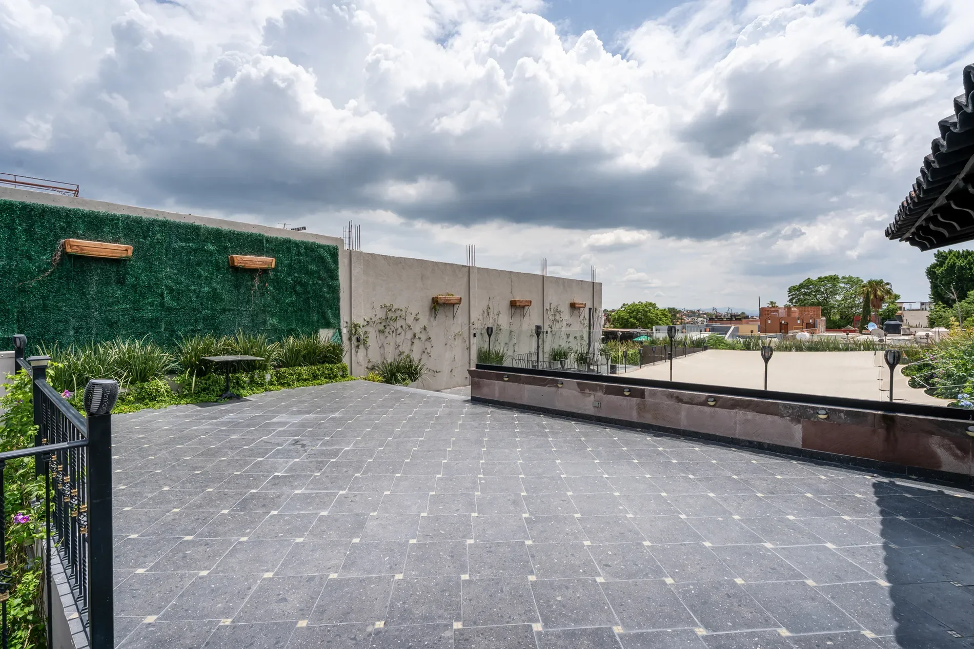Exterior photo 10