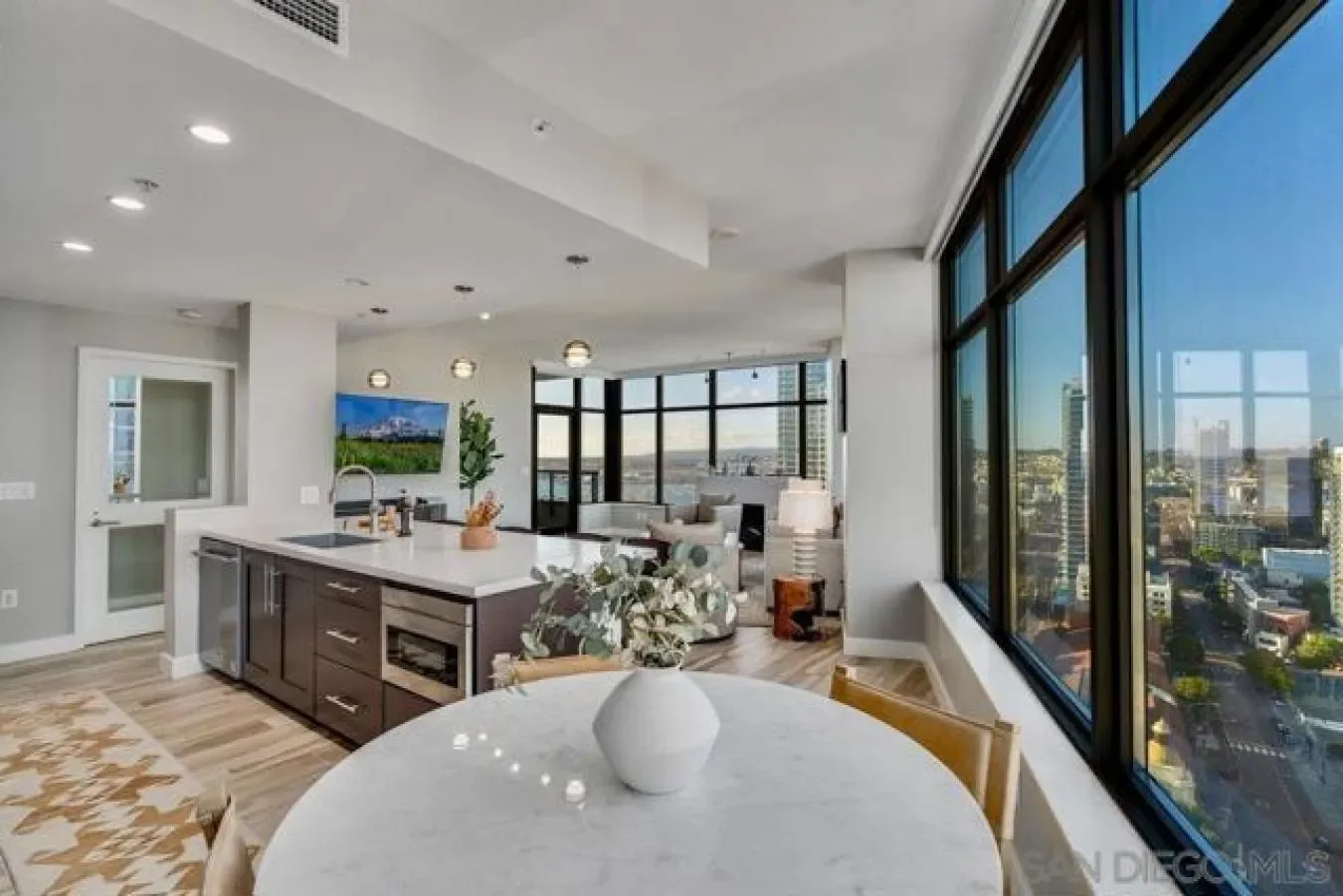 700 E Street Unit 2404, San Diego, California, United States. - Photo 29