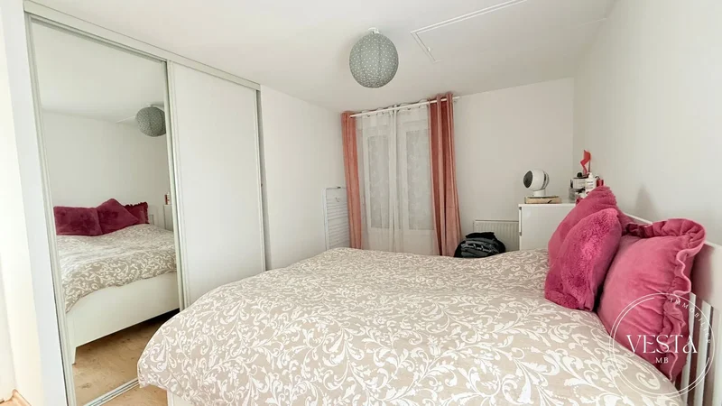 Dijon, Bourgogne-Franche-Comté, France. - Photo 16