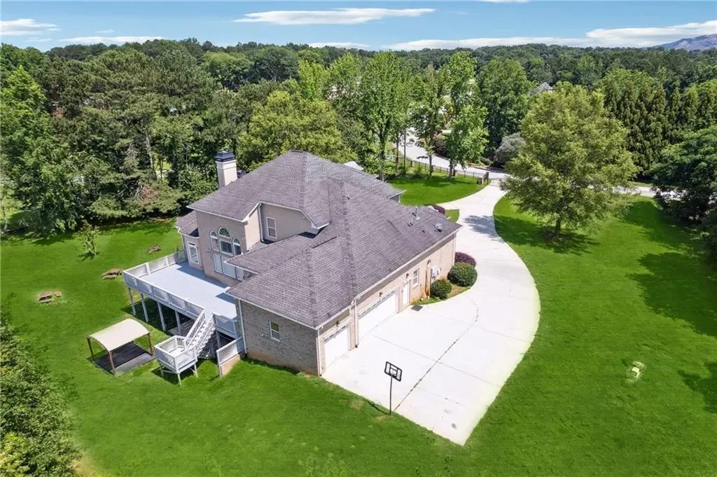 Single Family Residence in Lithonia