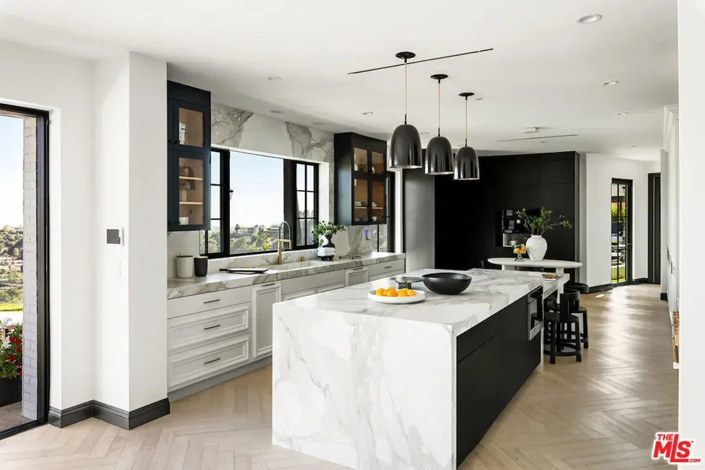 10932 Savona Road, Los Angeles, California, United States. - Photo 3