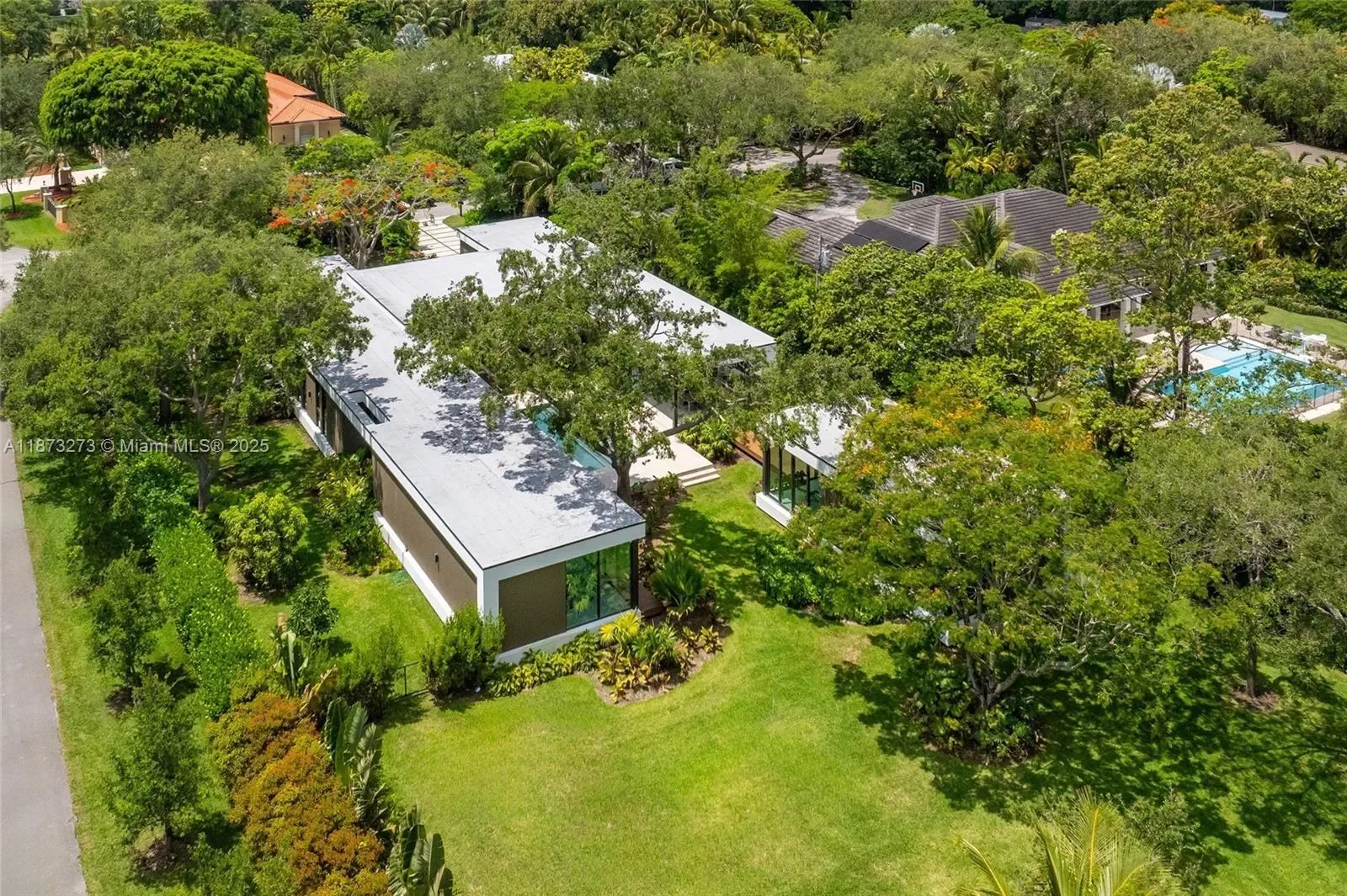 12100 SW 79th Ave, Coral Gables, Florida, United States. - Photo 69