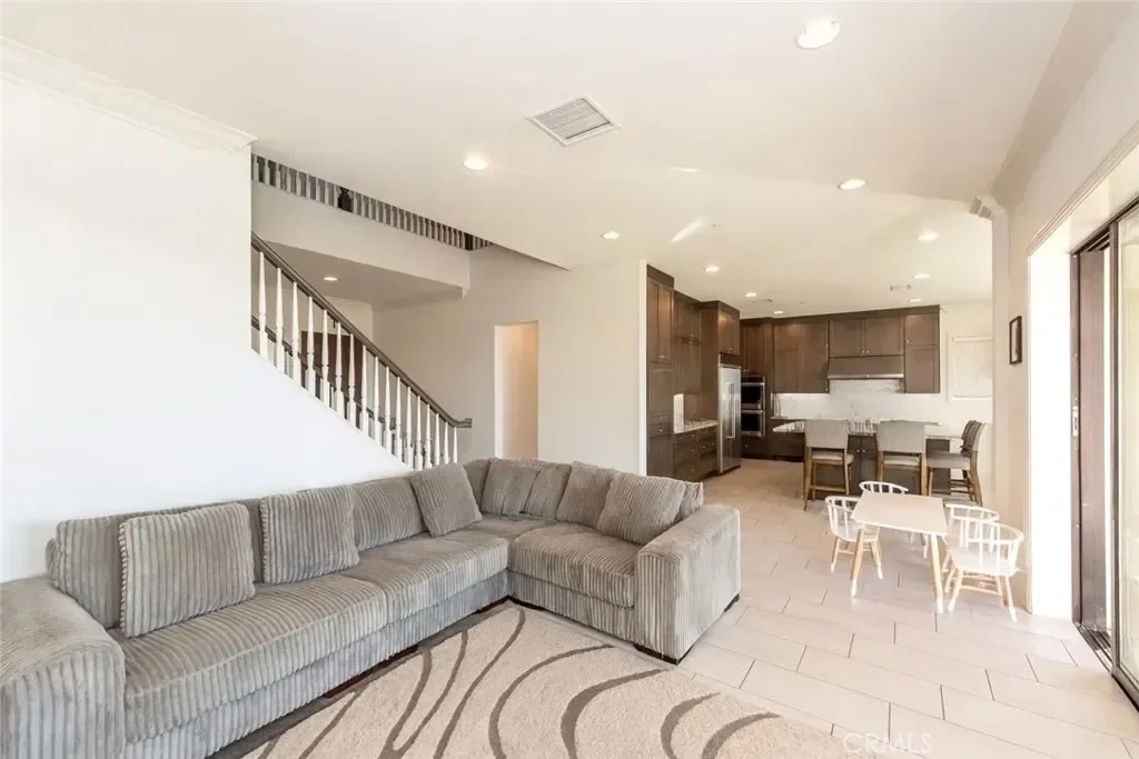 23 Manzanillo, Lake Forest, California, United States. - Photo 4