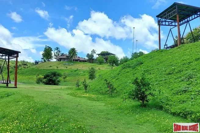 Chiang Mai,, Champa Wai, Phayao, Thailand. - Photo 11