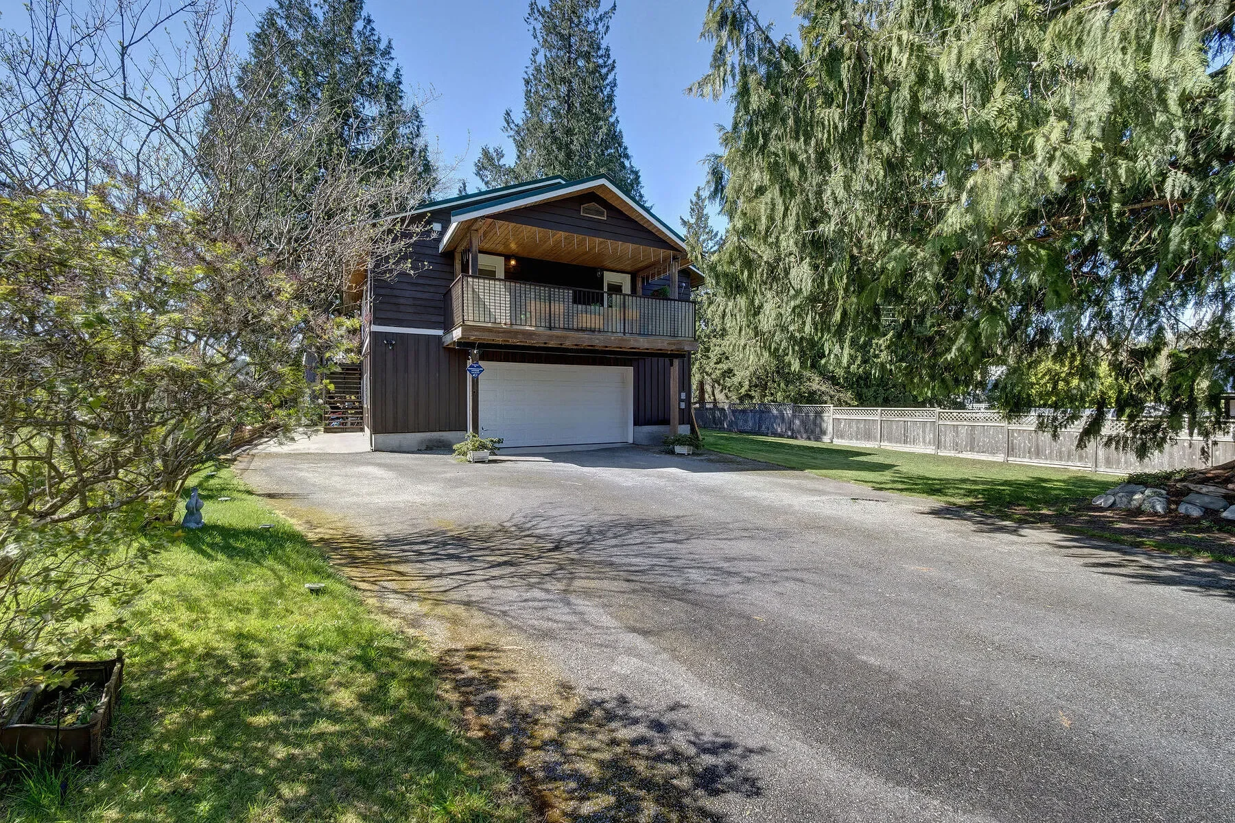 Exterior photo 1
