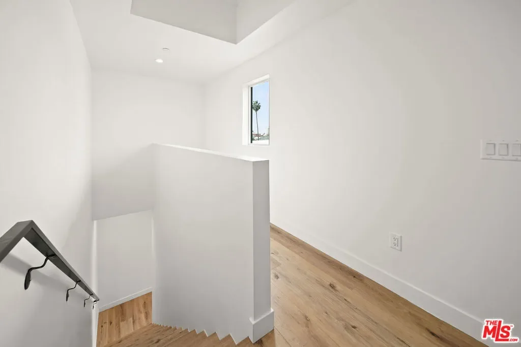 1518 Magnolia Avenue, Los Angeles, California, United States. - Photo 18
